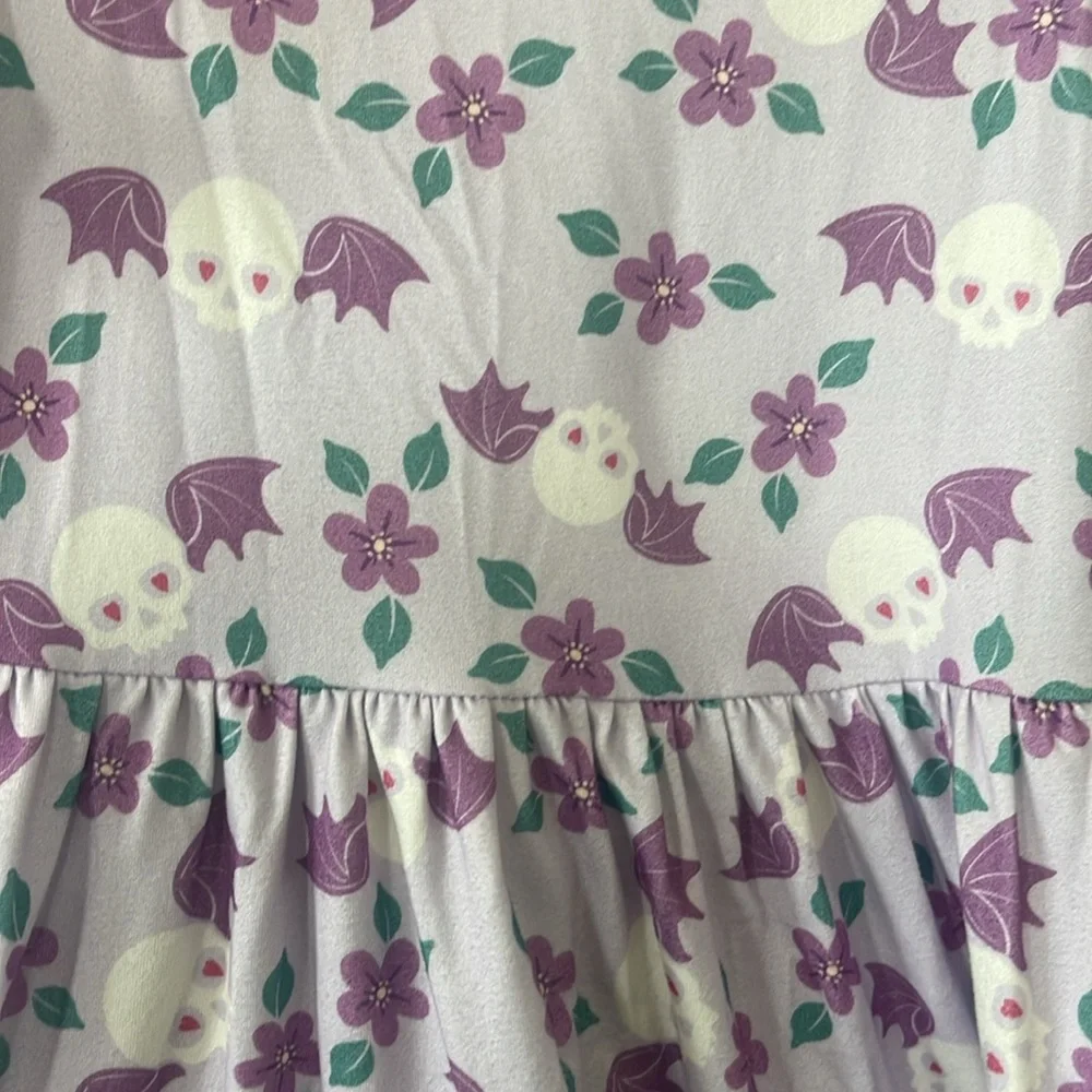 Dot Dot smile girl puff sleeve Halloween twirl dress. Size 5/6 purple skull bats